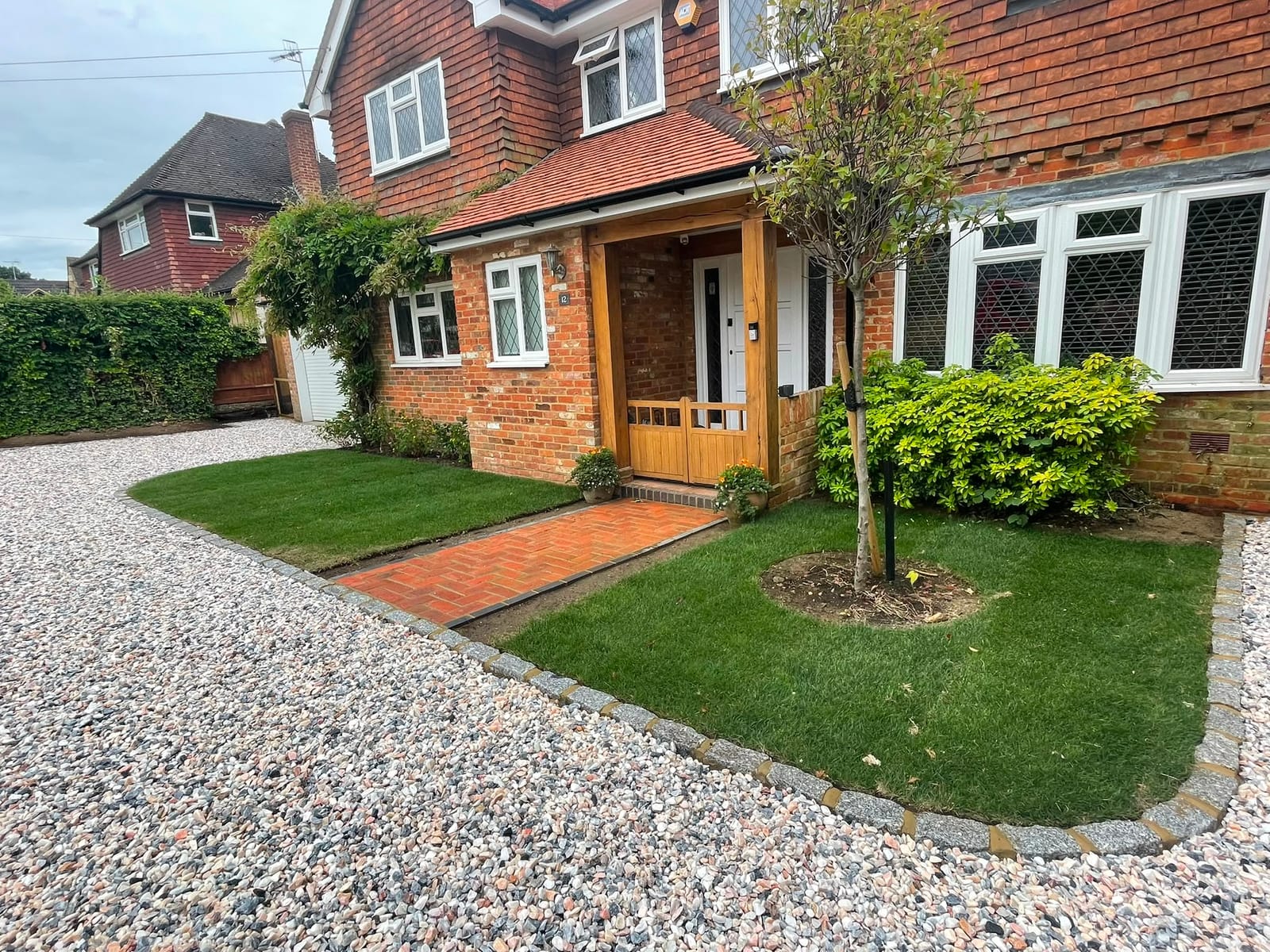 Driveway, patio and landscaping project by Hills Driveways & Patios