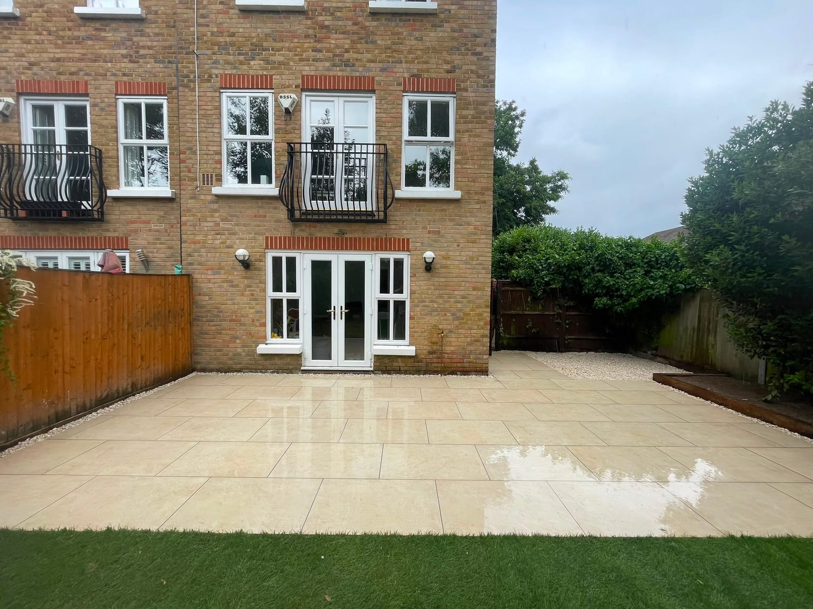 Driveway, patio and landscaping project by Hills Driveways & Patios
