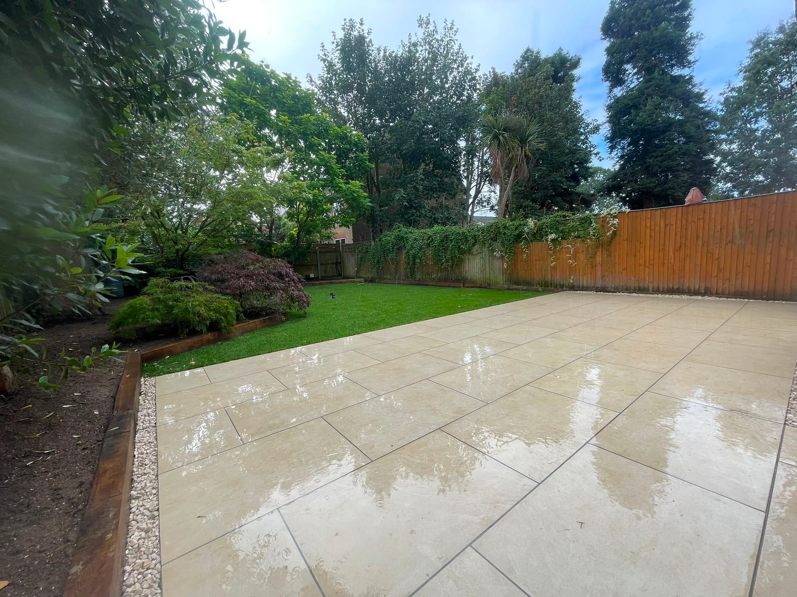 Driveway, patio and landscaping project by Hills Driveways & Patios