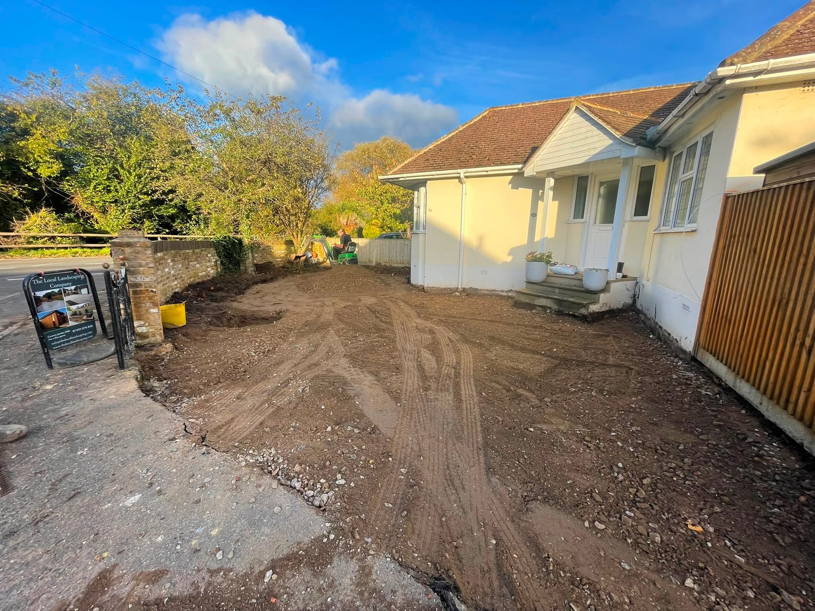 Driveway, patio and landscaping project by Hills Driveways & Patios