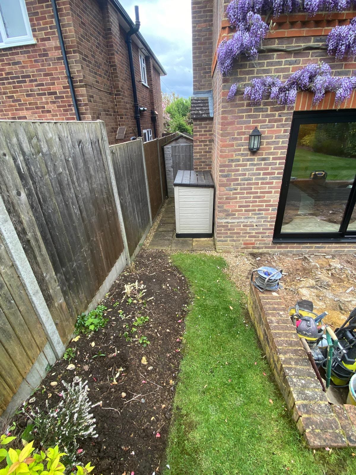 Driveway, patio and landscaping project by Hills Driveways & Patios