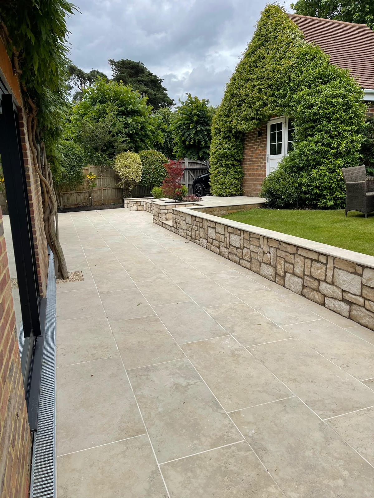 Driveway, patio and landscaping project by Hills Driveways & Patios