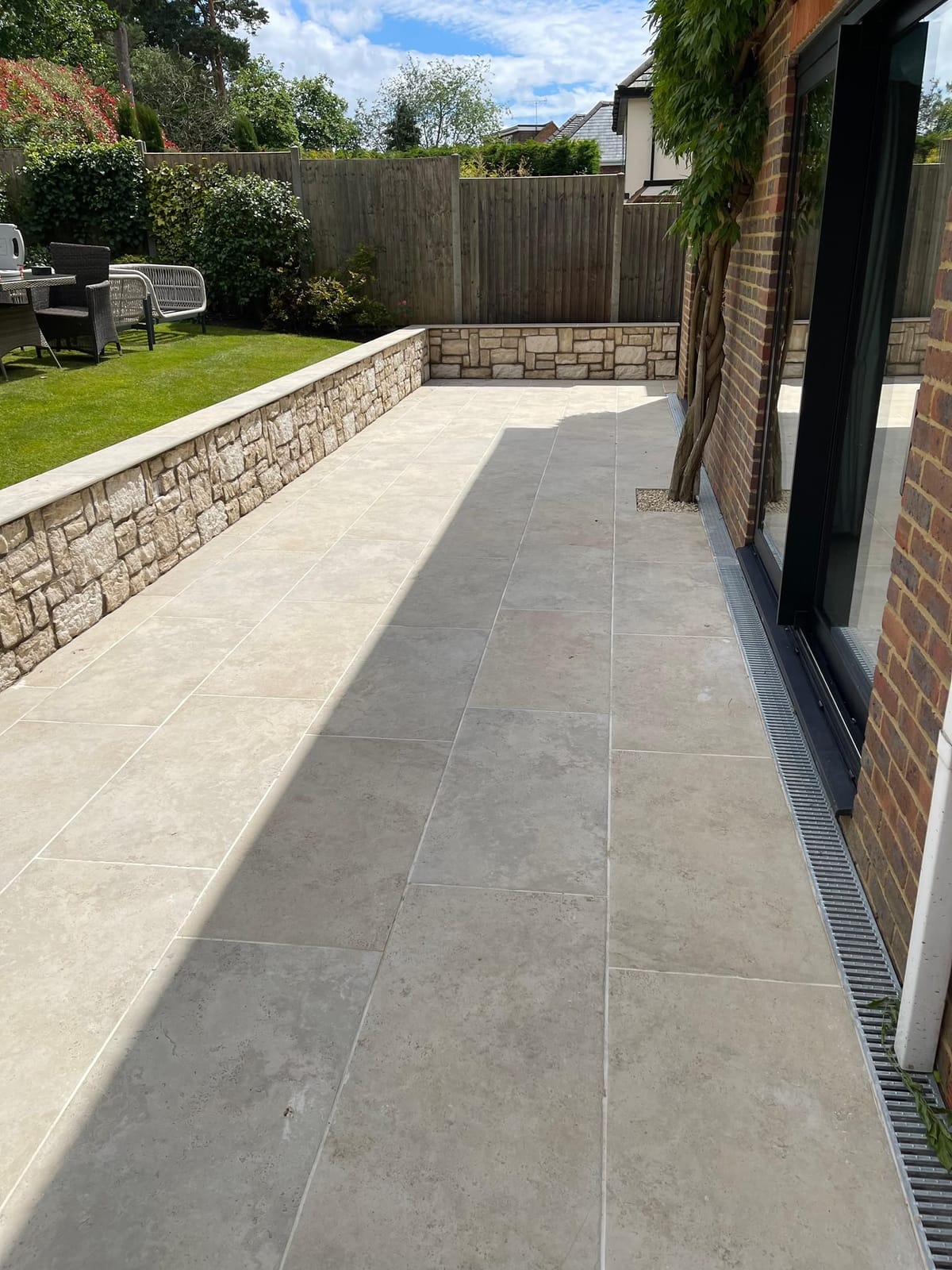 Driveway, patio and landscaping project by Hills Driveways & Patios