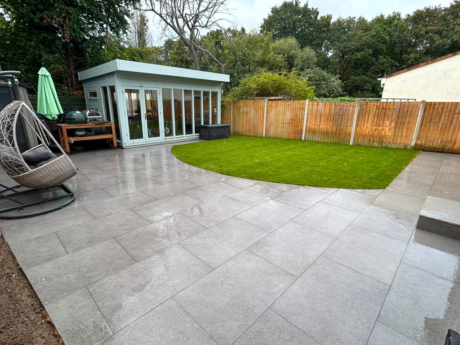Driveway, patio and landscaping project by Hills Driveways & Patios