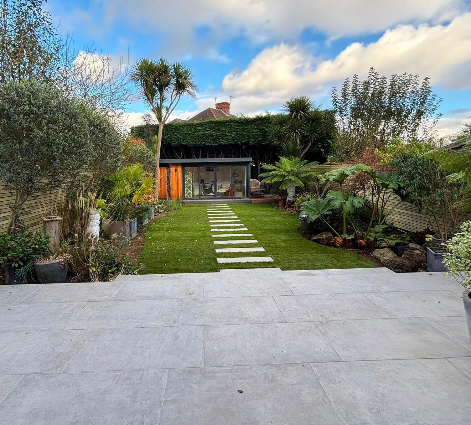 Driveway, patio and landscaping project by Hills Driveways & Patios