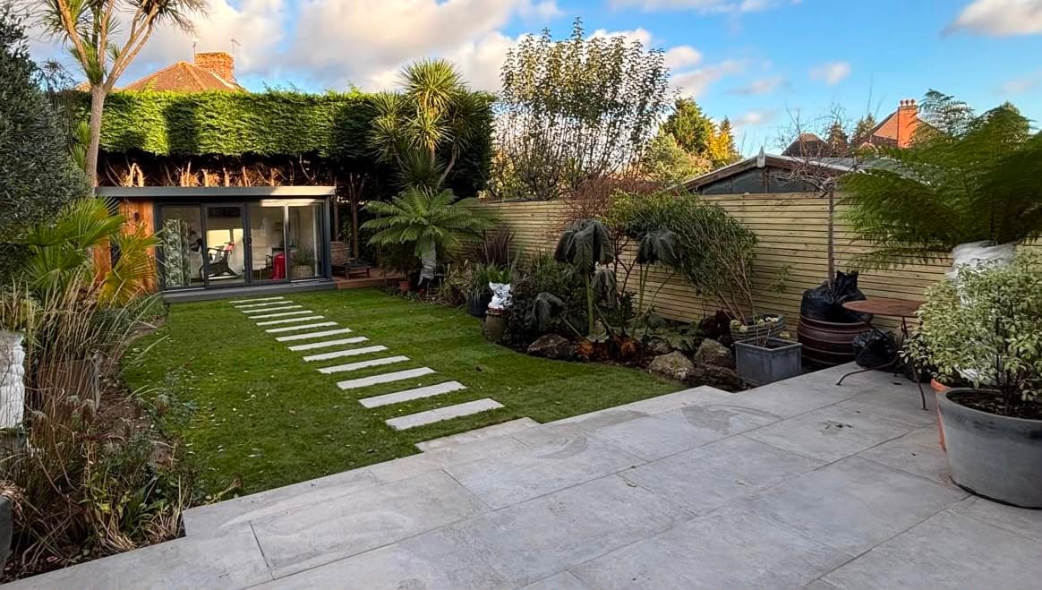 Driveway, patio and landscaping project by Hills Driveways & Patios