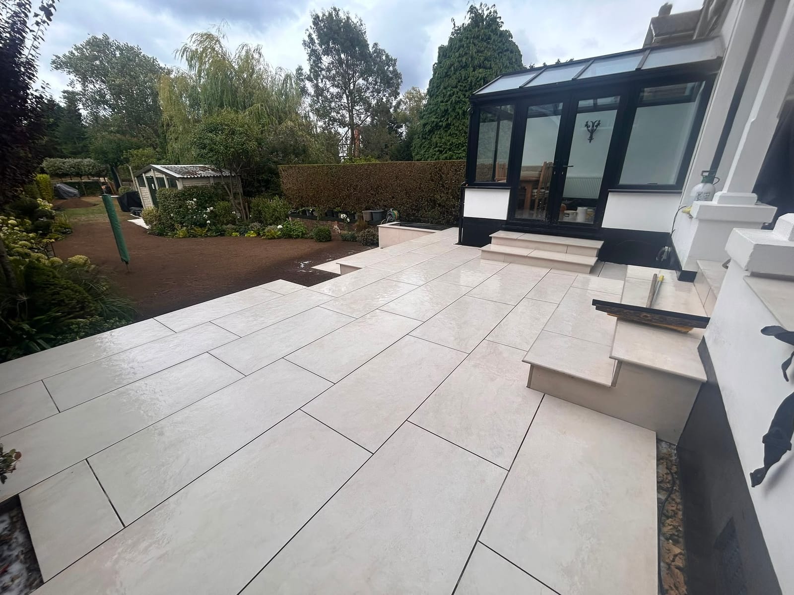 Driveway, patio and landscaping project by Hills Driveways & Patios