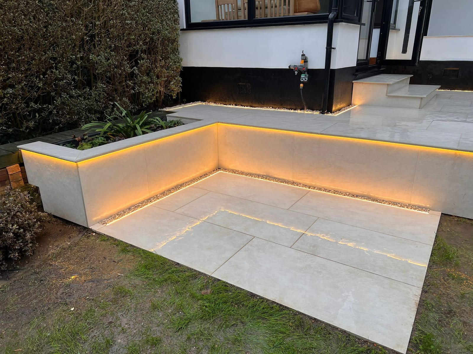 Driveway, patio and landscaping project by Hills Driveways & Patios