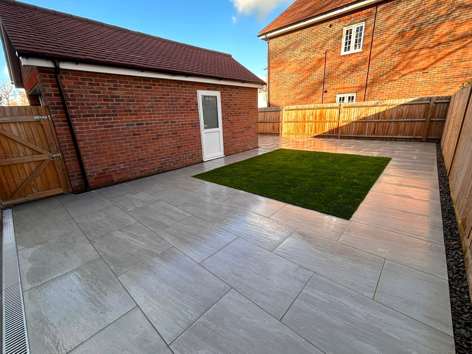 Driveway, patio and landscaping project by Hills Driveways & Patios